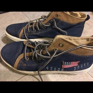 America flag size 10 like new woman’s high top